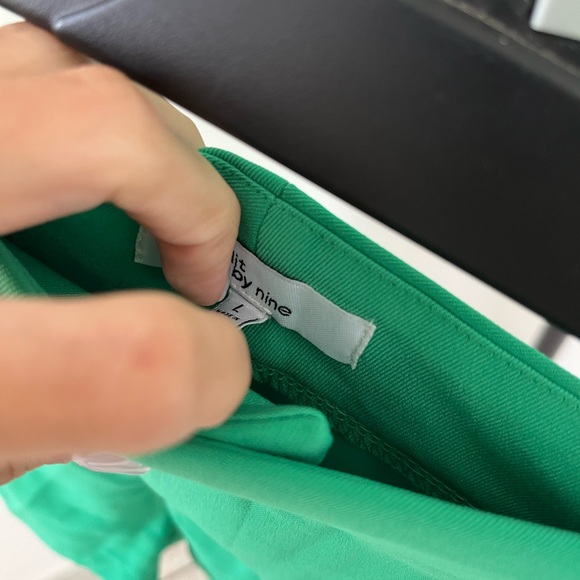 Beautiful Green Suit Set! Size L - Picture 5 of 11